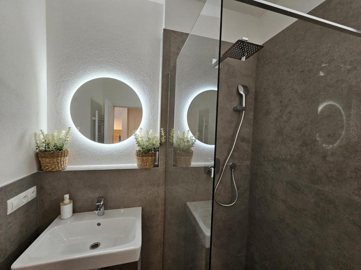 2 Room Apartment, New Building, Bosakova Street, 29 Братислава Екстер'єр фото
